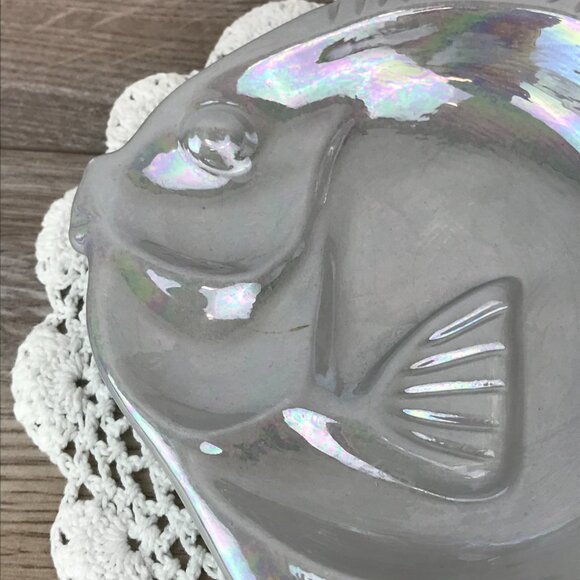 Vintage Iridescent Fish Soap Dish or Vanity Tray in Gray, 80s Bathroom - Picture 6 of 12